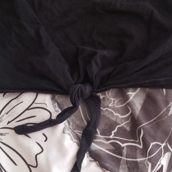 Black crop top tank - Picture 3 of 3